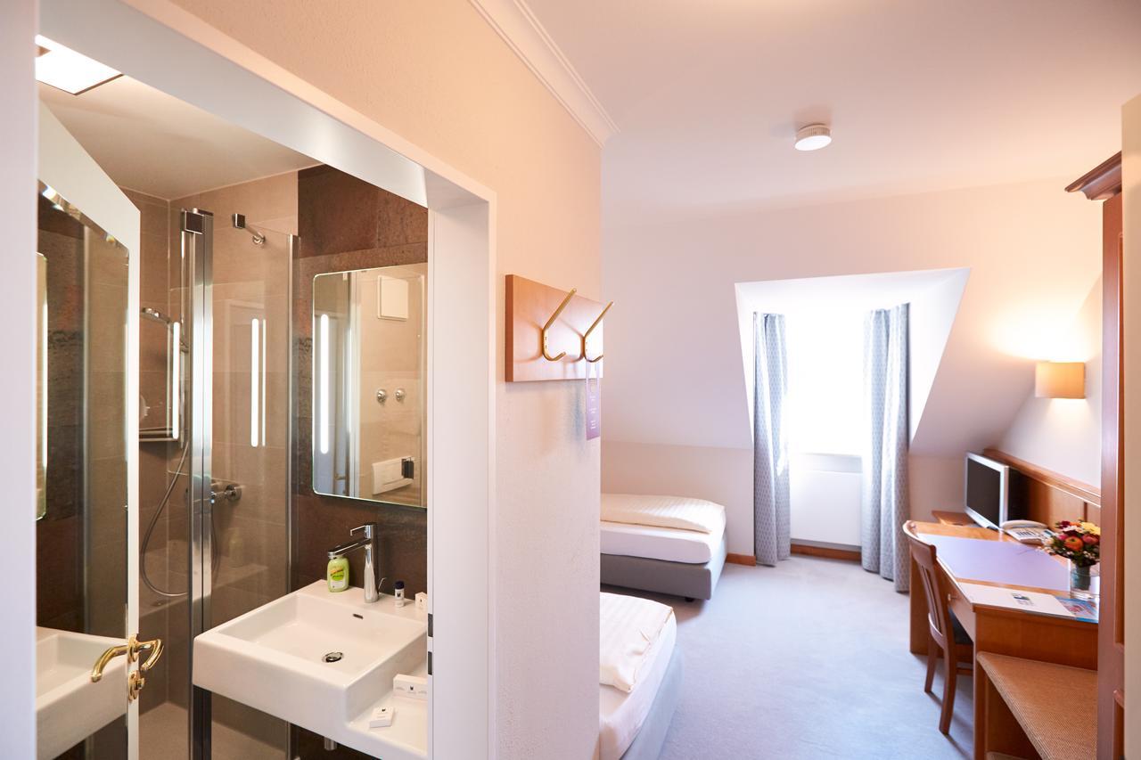 Hotel Alter Wirt Халбергмос Екстериор снимка