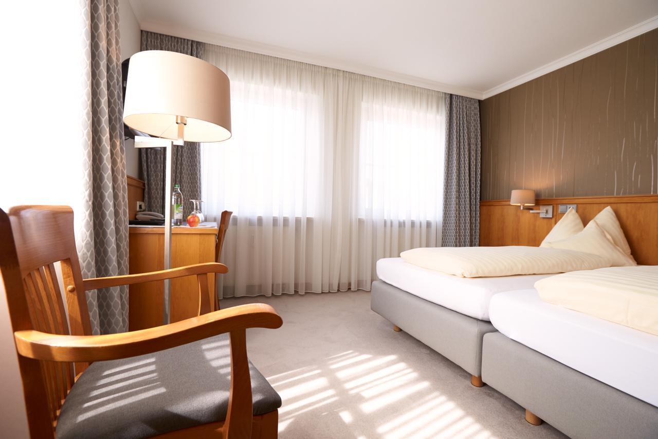Hotel Alter Wirt Халбергмос Екстериор снимка