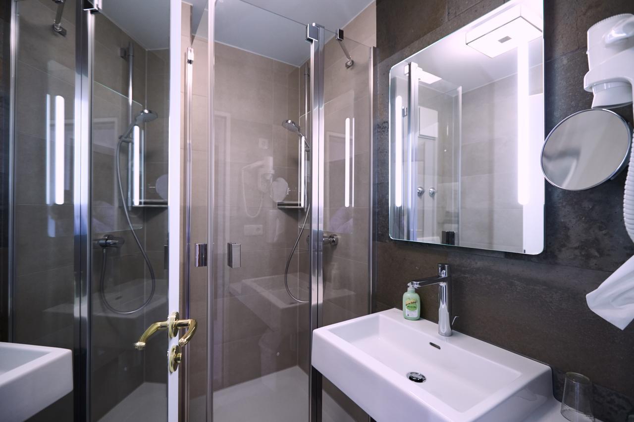 Hotel Alter Wirt Халбергмос Екстериор снимка